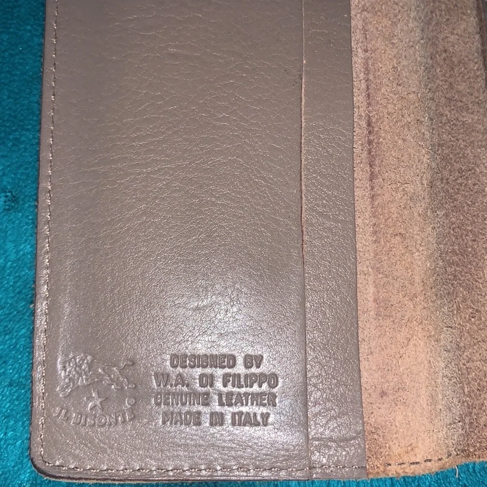 Gorgeous vintage leather‎ wallet